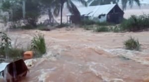 wateroverlast suriname 696x383 300x165 1