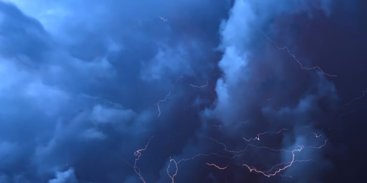 thunderstorm 3430471 1280
