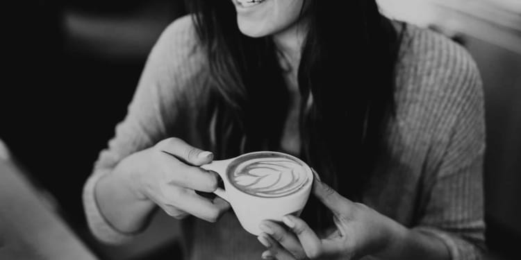 koffie drinken thee vrouw