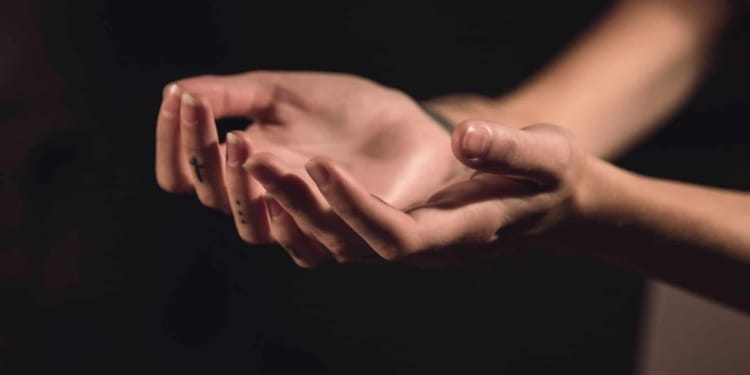 vrouw handen armen vingers