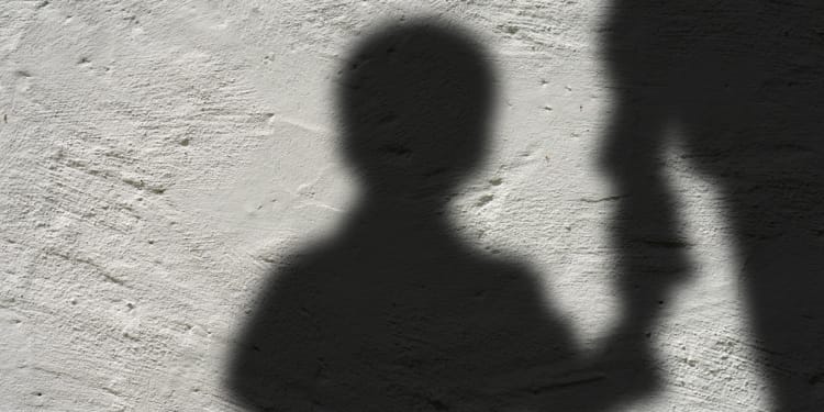 misbruik mishandeling man kind jongen meisje