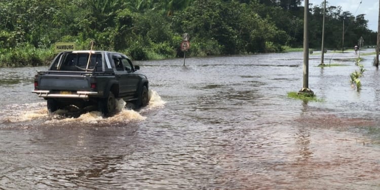 onder water wateroverlast overstroming