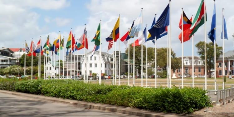 Vlaggenplein Paramaribo onafhankelijkheidsplein