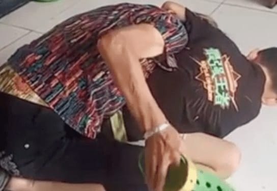 kleinzoon oma dood wurgen