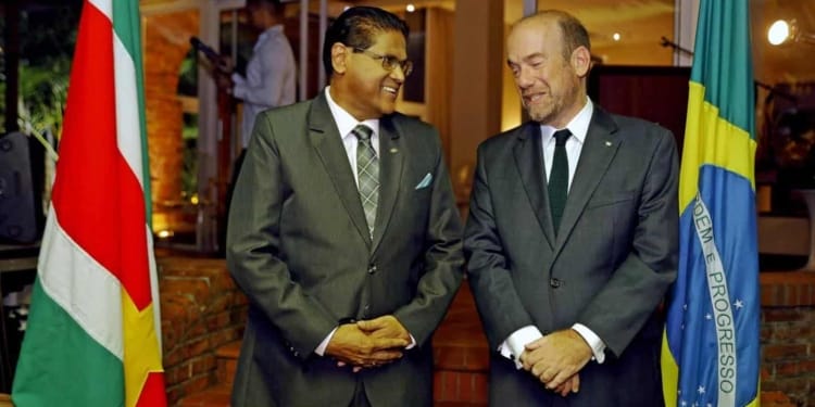 santokhi en braziliaanse ambassadeur