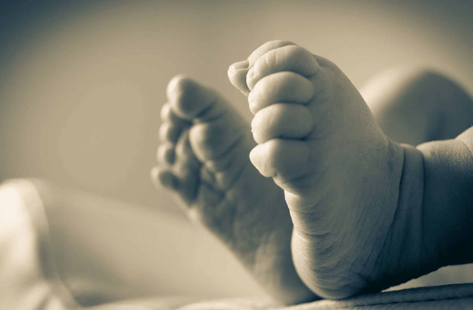 baby voeten zuigeling