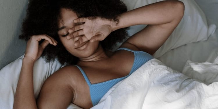 vrouw bed