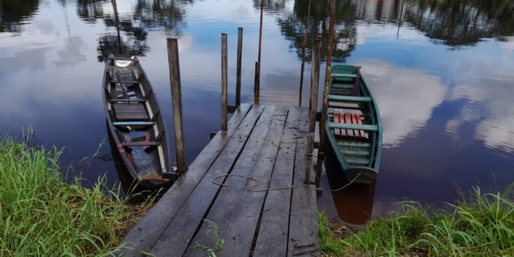water rivier nickerie boot boten