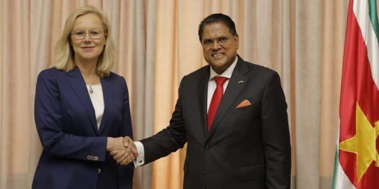 Santokhi heeft vanmorgen de Nederlandse eerste vicepremier en minister van Financien Sigrid Kaag