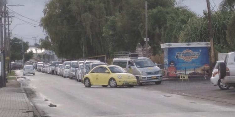pompstation lange rij
