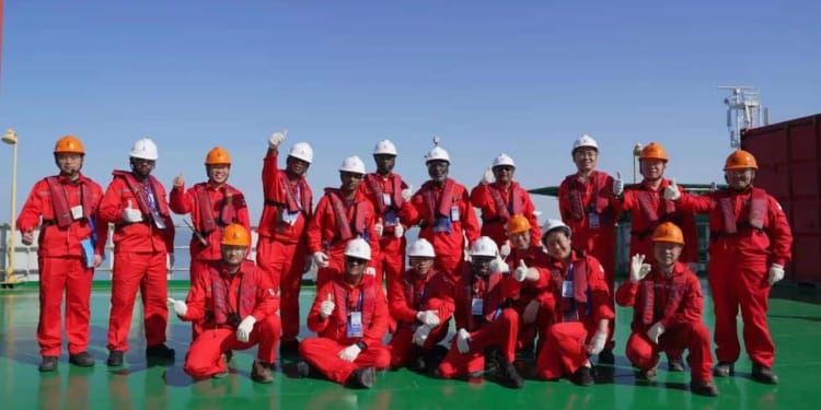 NH delegatie krijgt rondleiding op Shengli Oilfield