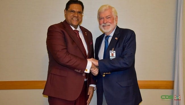 Adviseur Christopher Dodd chan santo