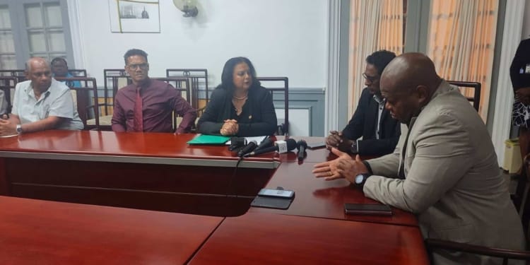 bee sharman buitenparlementaire partijen