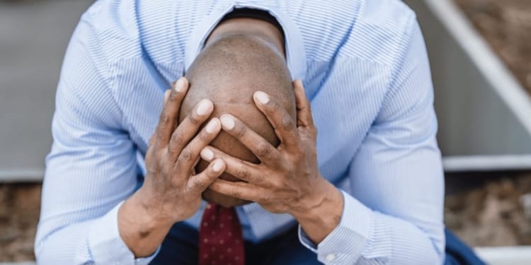 man stress verdriet moe problemen zakenman