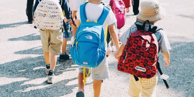 schooltas kinderen leerlingen kleuters peuters onderwijs