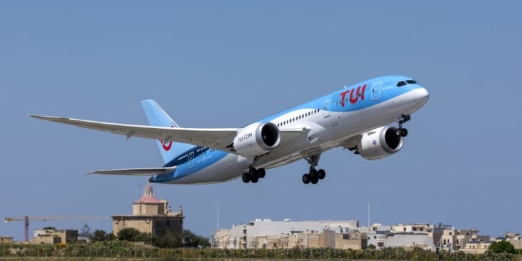 tui 787 dreamliner vliegtuig boeing