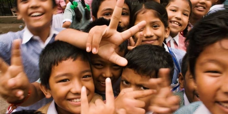 kinderen meisjes jongens tieners scholieren jeugd