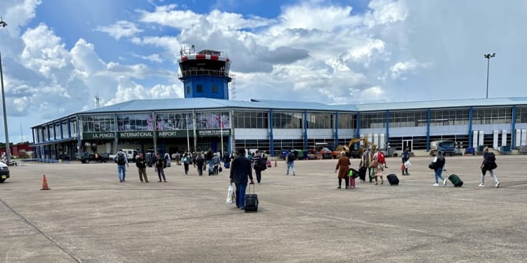 suriname zanderij paramaribo johan adolf pengel luchthaven