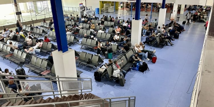 zanderij johan adolf pengel luchthaven vertrekhal