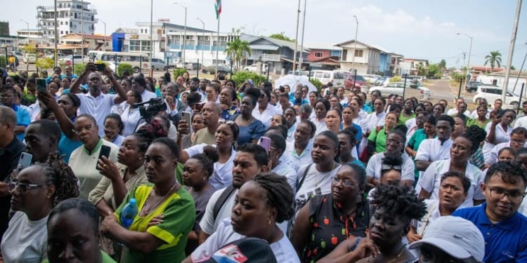 verpleegsters zorgwerkers ziekenhuispersoneel
