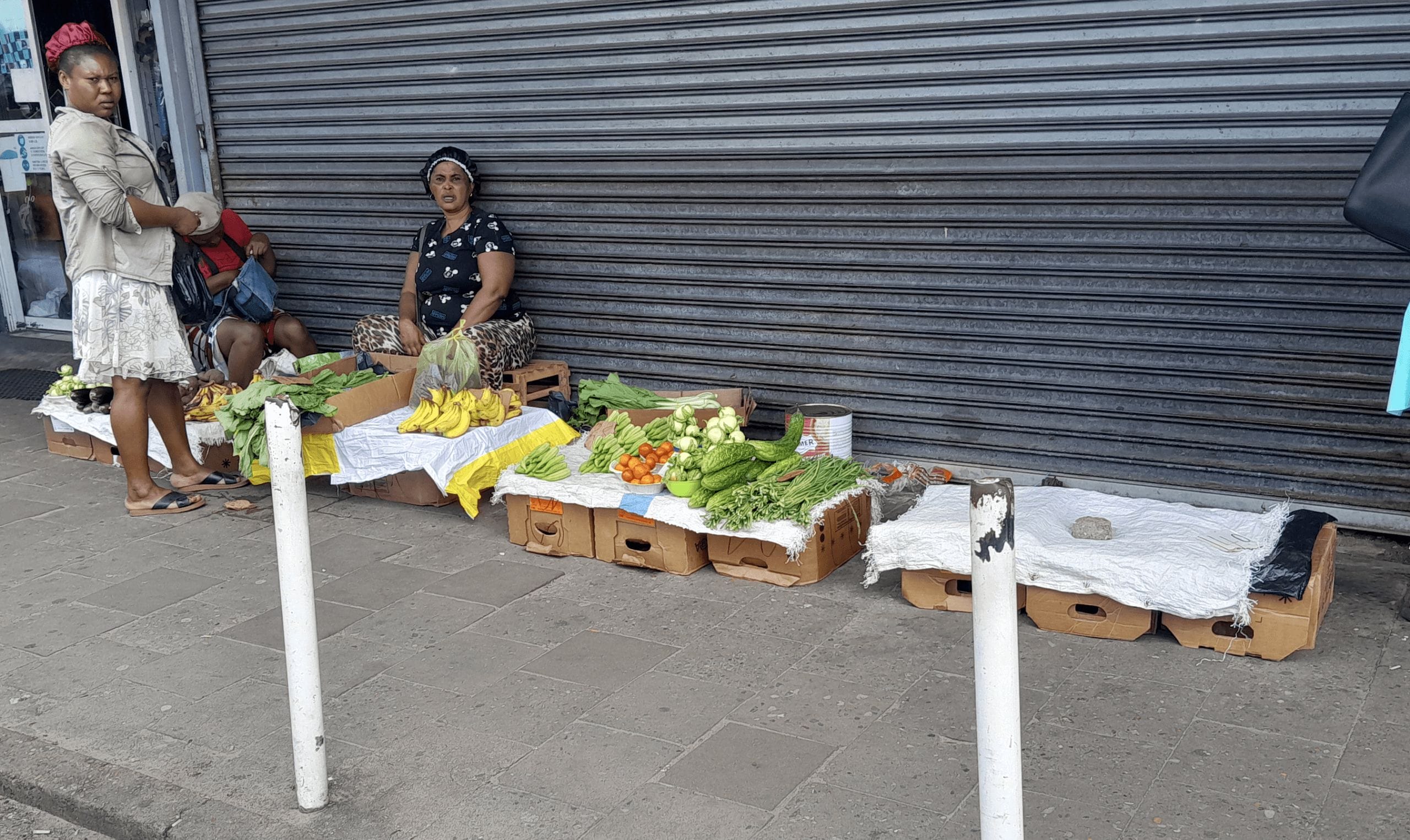 paramaribo suriname markt verkoper fruit groenten
