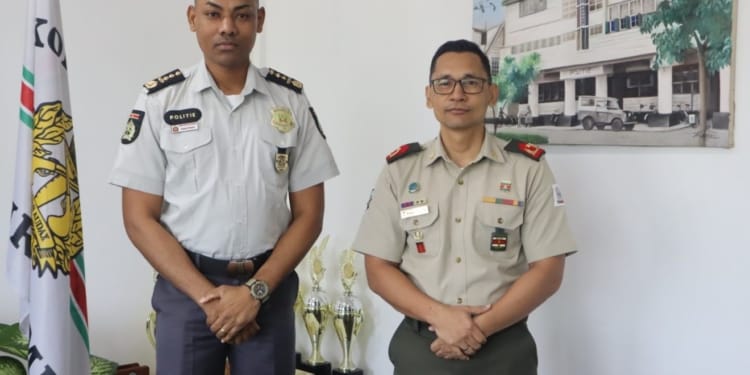 Korpschef en Bevelhebber voeren overleg