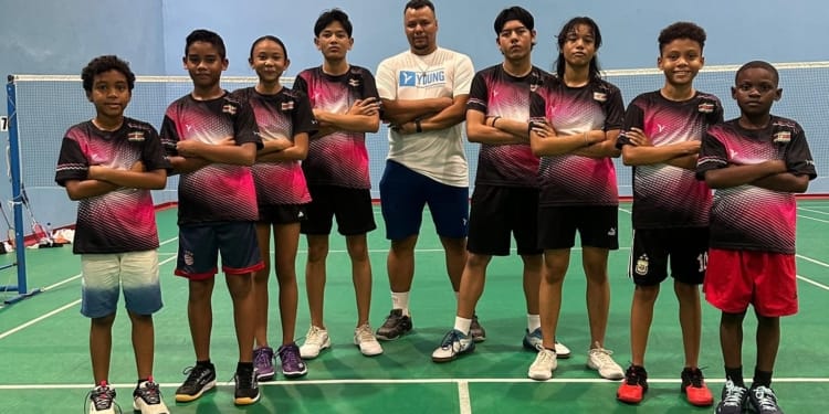 jongeren surinaamse badminton sport