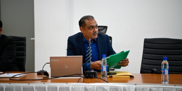 Radjesh Radjkoemar van de Regionale Gezondheidsdienst rgd