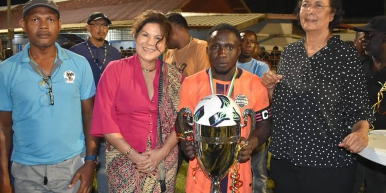 ndp sport simons en bouterse wladring